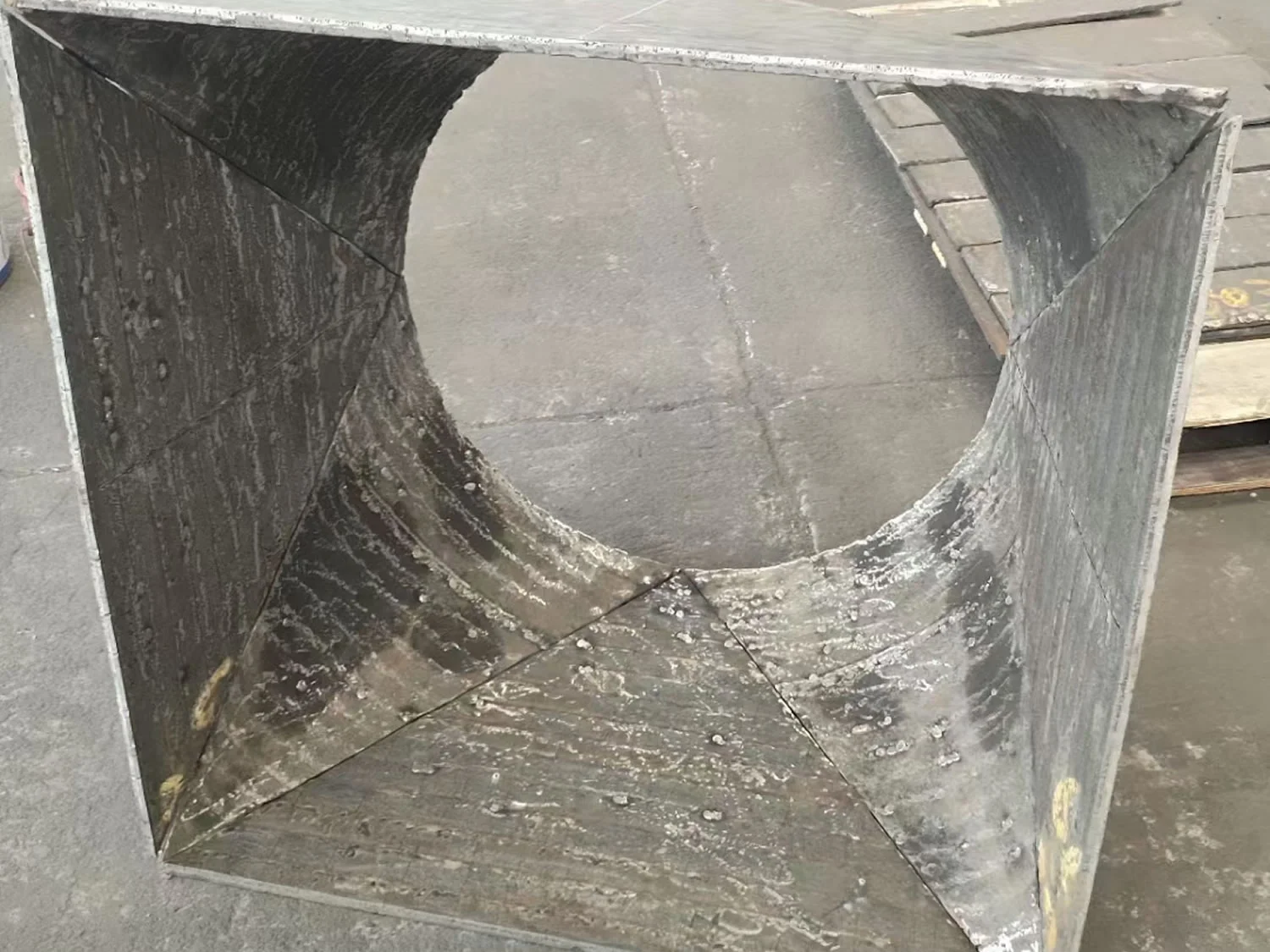 Hardfaced Square to Round Duct T
